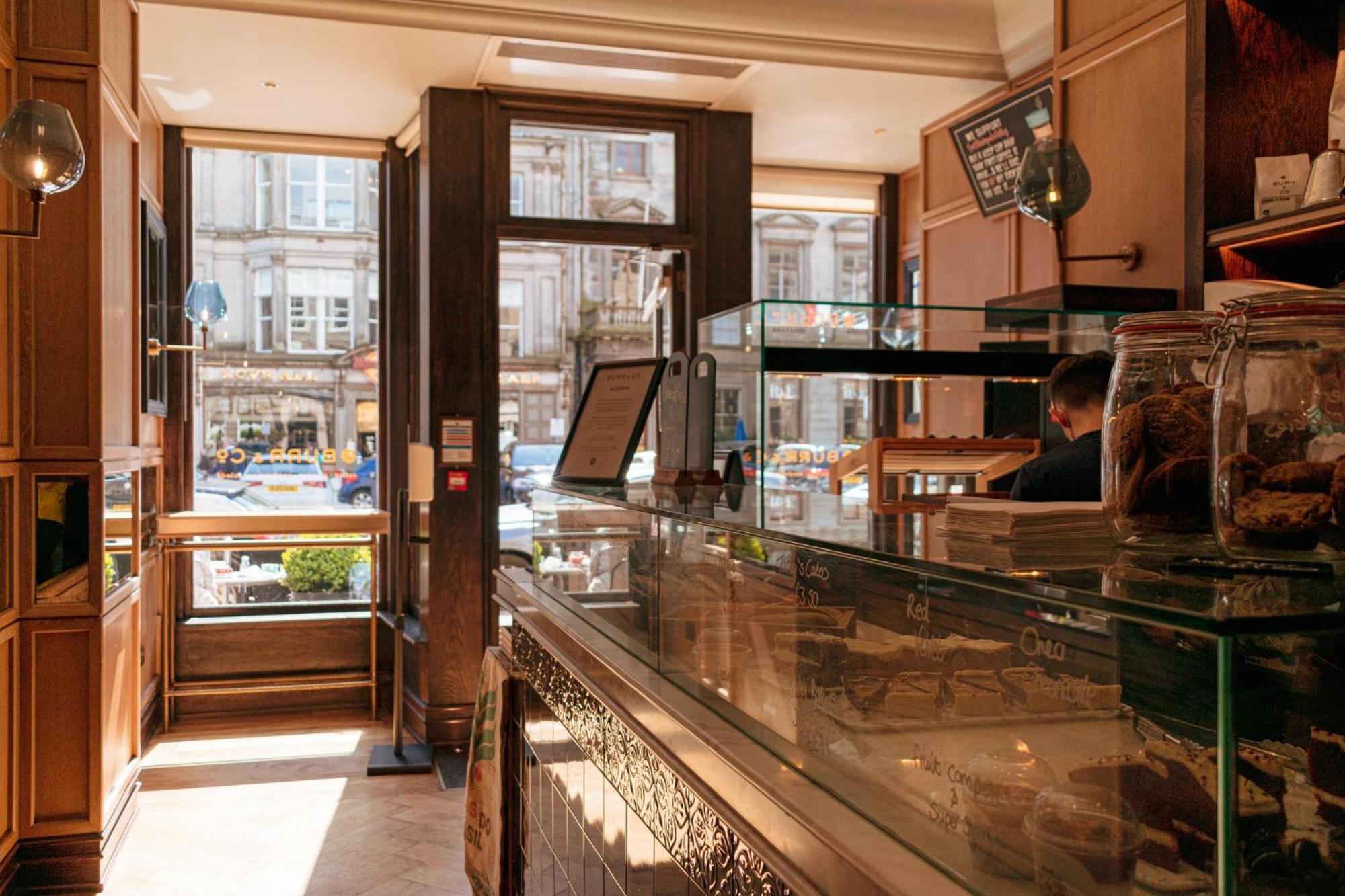 인터컨티넨탈 에든버러 더 조지 외부 사진 Interior of a typical café