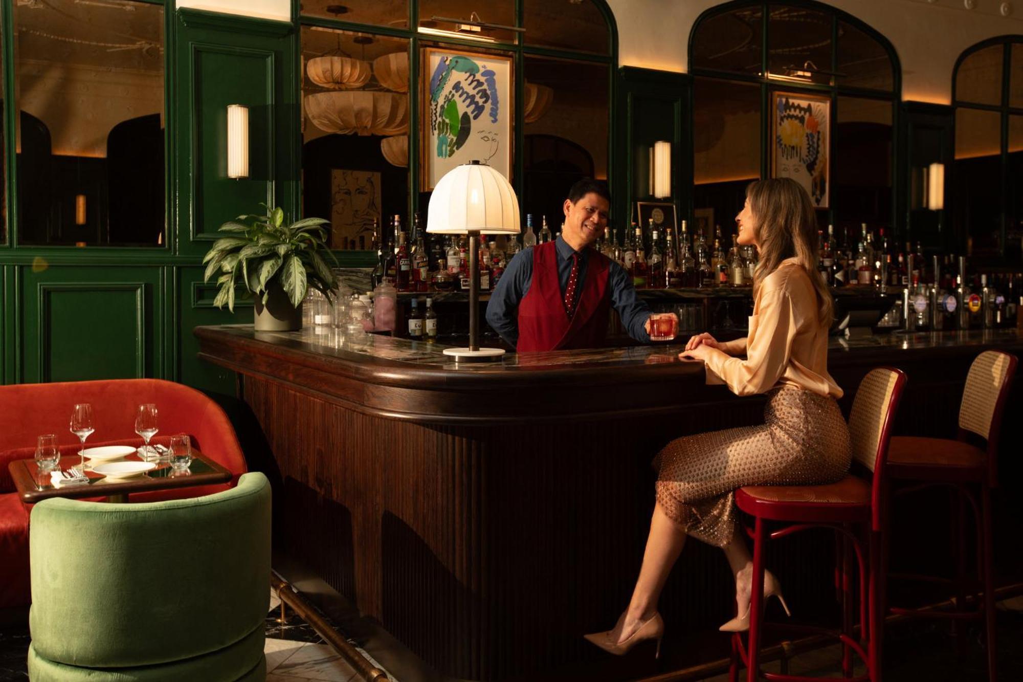 인터컨티넨탈 에든버러 더 조지 외부 사진 The bar at the American Bar